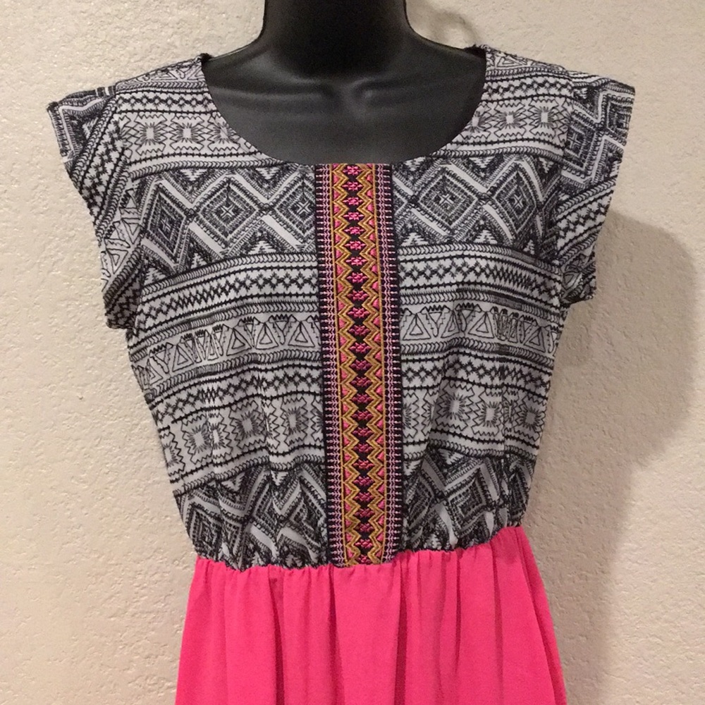 Collective Concepts Boho Chic Embroidered Dress M